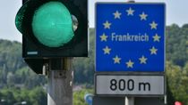 Přehledně: Pravidla cestování a návratu ze zahraničí podle semaforu. Kde je Česko riziková země?
