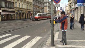 Radnice Praha 7 v červnu zkušebně nechala vypnout semafory.