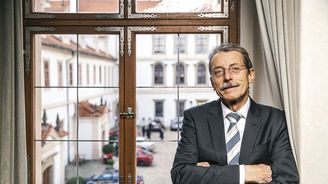 Miliardáře Hlavatého by voliči za jeho nestoudné řeči neměli zvolit senátorem Miliardáře Hlavatého by voliči za jeho nestoudné řeči neměli zvolit senátorem