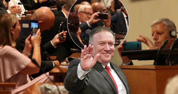 Pompeo po ČR navštívil sousedy, KSČM zuří. Politolog: Senátoři se chovali jak domorodci