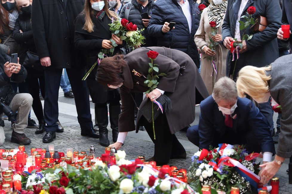 Představitelé Senátu ČR na Národní třídě (17. 11. 2020)