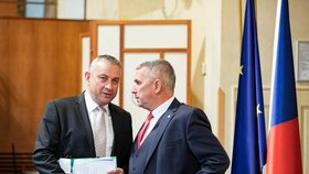 Premiér Petr Fiala (ODS) v Senátu připomínal pomoc vlády občanům (13.9.2022)