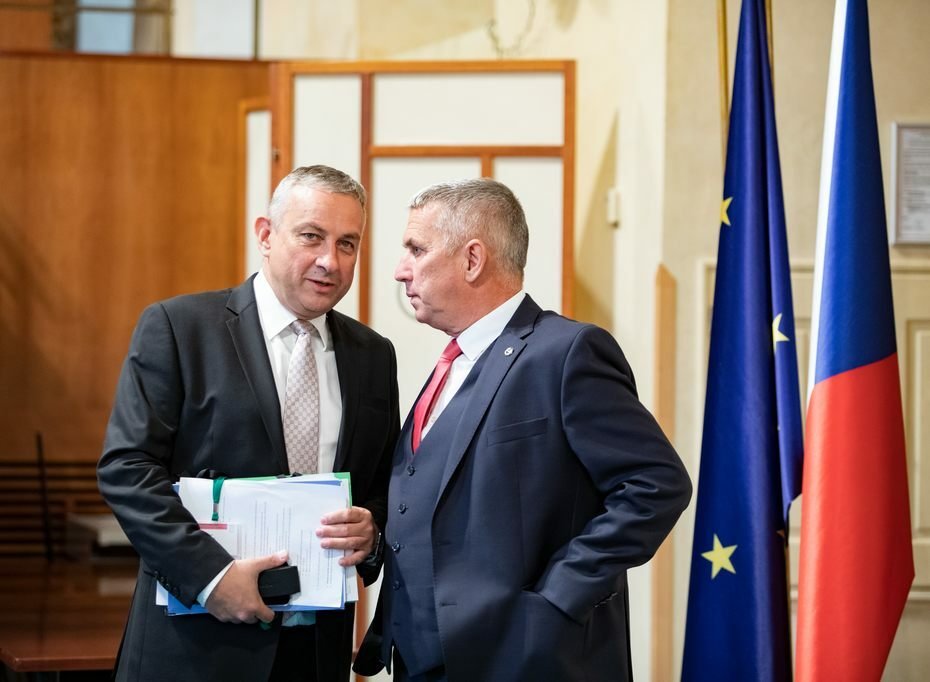 Premiér Petr Fiala (ODS) v Senátu připomínal pomoc vlády občanům (13.9.2022)