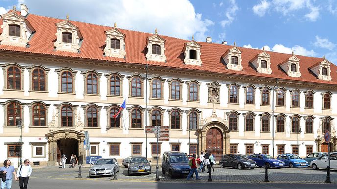 Senát - Valdštejnský palác