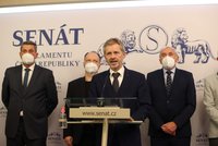 Trestný čin proti republice? Mynář a spol. jsou po tiskovce o Zemanově zdraví v hledáčku policie