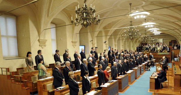 Senát dnes zatrhl zrušení doživotní imunity zákonodárců a ústavních soudců