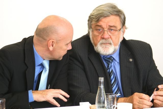 Senátor Jaroslav Doubrava (vpravo)