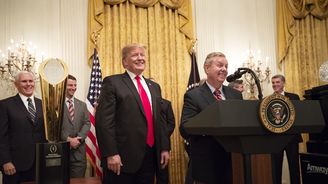 Trump podepsal „pekelné sankce“ proti Rusku. Hrozí stoprocentními cly Číně i Indii Trump podepsal „pekelné sankce“ proti Rusku. Hrozí stoprocentními cly Číně i Indii
