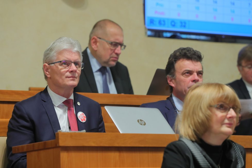 Senátoři Herbert Pavera (TOP 09), Mikuláš Bek (nestr.),Tomáš Czernin (TOP 09) a Alena Šromová (KDU-ČSL; 30. 1. 2020)