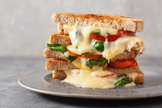 Dobrota mezi dvěma plátky chleba: Vyzkoušejte toasty a sendviče na 10 způsobů