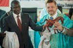 Ministr vnitra Rakušan v Senegalu předal dar pro místní nemocnici (28. 4. 2023)