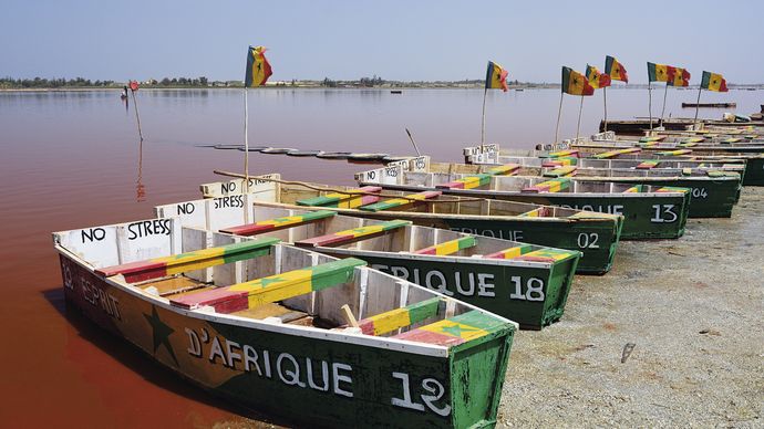 Růžové jezero (Lac Rose) bylo spíše červené a rezavé, ale i tak patřila jeho návštěva k tomu nejlepšímu, co jsem za dva týdny v Senegalu zažil