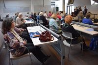 Jak zatočit se „Šmejdy“ a další rady: V Praze 2 mají Senior akademii