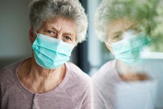 Nebezpečný koronavirus: Příznaky a prevence nákazy u seniorů