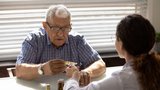 Prevence výdutě aorty, kontrola pomocí AI i posouzení kombinací léků seniorům: Tohle jsou letošní novinky ve zdravotnictví