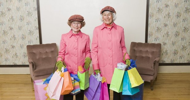 Předváděcí akce se zaměřují především na seniory, naslibují jim dárky a výhodnou koupi zboží. Realita je ale jiná.