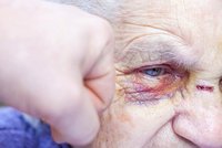 Fantom seniorů na Břeclavsku dopaden: Kradl u důchodců v domech a útočil na ně