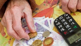 Seniorům letos stoupne důchod minimálně o 650 korun měsíčně. Průměrně dostanou o osm stovek víc