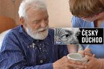 Pečovatelé mohou týrat nebo omezovat seniory, upozorňuje organizace Život 90. (foto z propagačního videa)