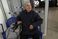 Krutý osud starého muže: Poslali ho na Slovensko! Kdo se o něj postará?