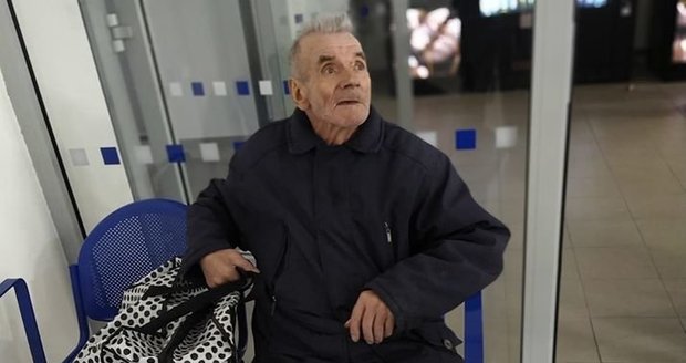 V Břeclavi na nádraží nocuje starý muž. Patrně trpí Alzheimerovou chorobou. Neznáte ho?
