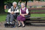 Evropané se dožívají stále více let. Počet osob starších 80 let je nejvyšší v historii.