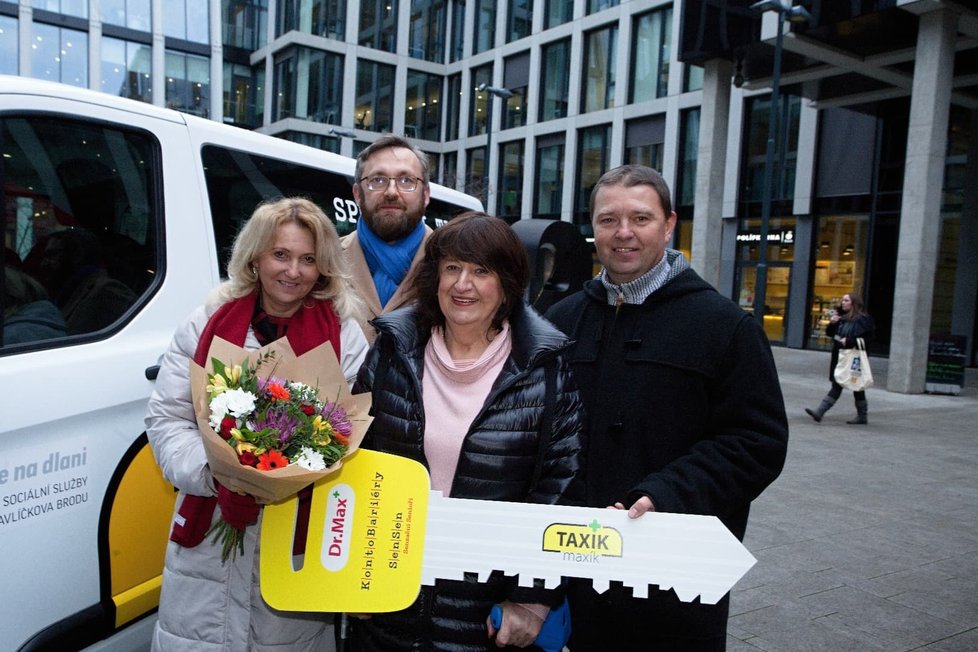 Taxíky Maxíky začnou vozit seniory a handicapované na dalších třech místech