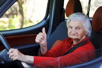 Seniorka (79) v porsche se řítila 238 km/h: Prý se chtěla nadýchat čerstvého vzduchu