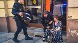 Dvakrát zachráněná v jeden den: Zmatená žena  bloudila Plzní