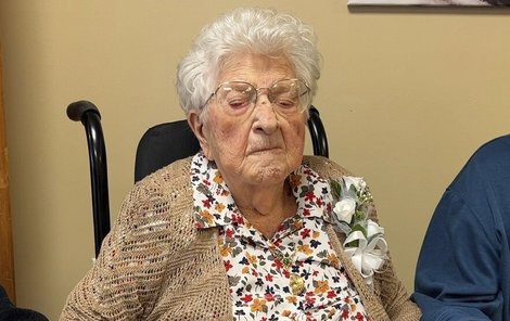 Ve vlastním domě žila až do 102 let, než se přestěhovala do pečovatelského centra.