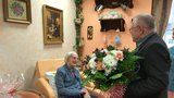 Narodila se za Rakouska-Uherska, nebere léky a miluje dorty: Vlasta z Vršovic oslavila 103 let