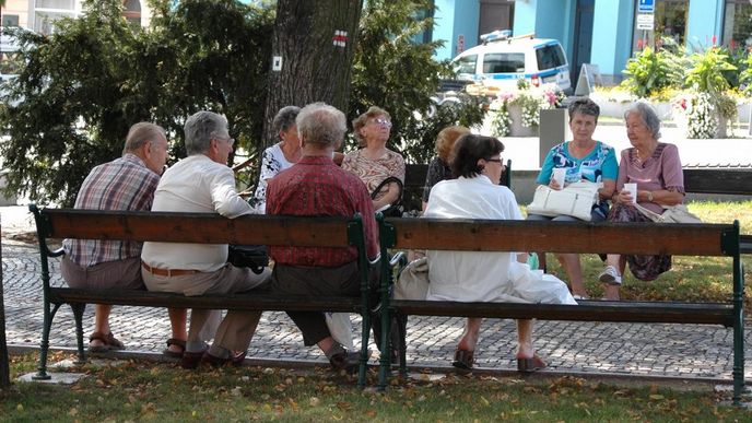 Aby spoření ve druhém pilíři mělo smysl, fondy by musely přitáhnout nejméně 300 tisíc účastníků.