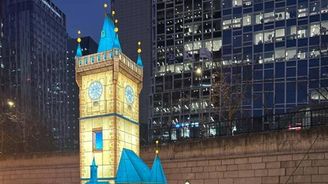 Staroměstská radnice s orlojem rozzářila centrum Soulu. Coby největší ikona festivalu Staroměstská radnice s orlojem rozzářila centrum Soulu. Coby největší ikona festivalu