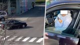 Policie na Slovensku zastavila auto řízené dítětem (11): S chlapcem v autě seděla i babička