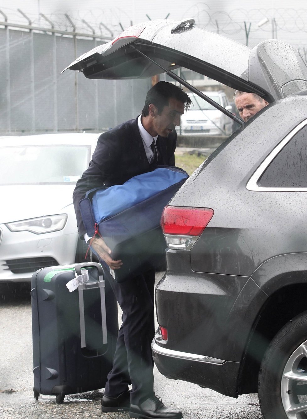 Gigi Buffon se včera vrátil s italským mančaftem do Milána.