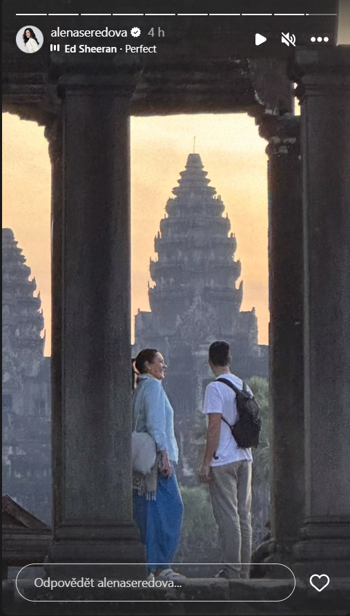 Alena Šeredová s manželem Alessandrem Nasi si odletěli na líbánky do Kambodži. 