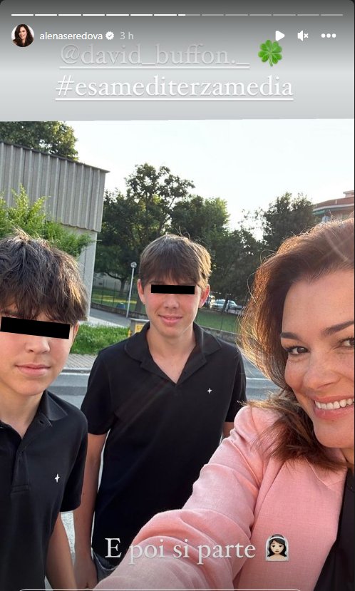 Alena Šeredová se svými syny, které ještě ráno odvezla do školy.