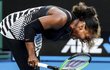 Sakra, to si nemohl dát pozor? Serena při lednovém Australian Open, kde navzdory těhotenství vyhrála.