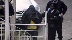 Otřesný případ týrání malé holčičky Seréne řeší soud ve francouzském Tulle (ilustrační foto).