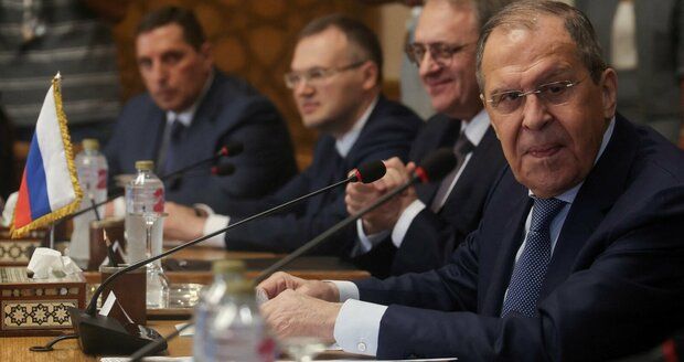 Izolované Rusko: Lavrov přijel „škemrat“ o podporu Moskvy do Egypta. A řešil dodávky obilí