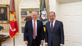 Ruský ministr zahraničí Sergej Lavrov v Bílém domě u Donalda Trumpa (květen 2017).