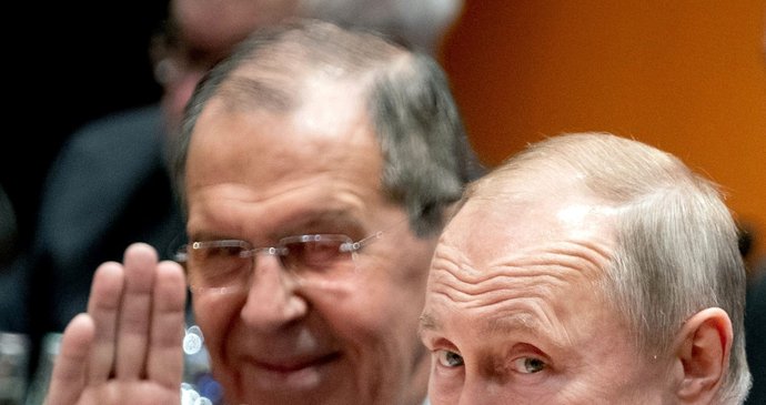 Ruský prezident Vladimir Putin a ruský ministr zahraničí Sergej Lavrov na berlínské konferenci o Libyi (19. 1. 2020)