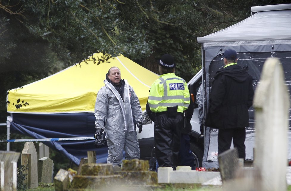 Na vyšetřování otravy ruského exšpiona Sergeje Skripala se podílela policie, armáda i rozvědka.