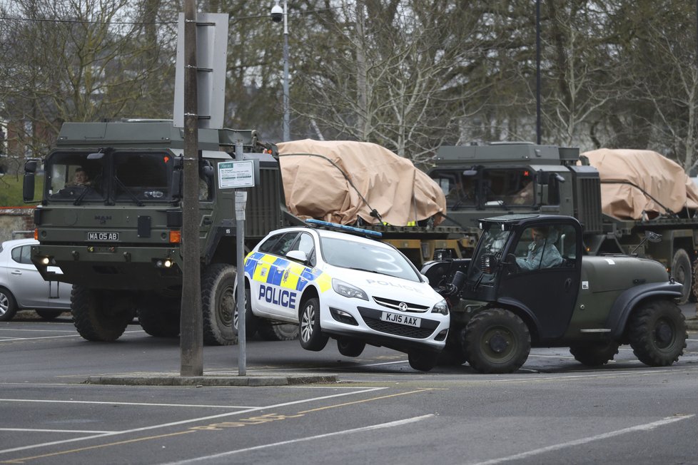 Britská policie při vyšetřování útoku na bývalého ruského agenta Sergeje Skripala a jeho dceru Julii