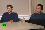 Ruslan Boširov (vlevo) a Alexandr Petrov, muži obvinění z útoku na bývalého dvojitého agenta Sergeje Skripala, se v televizní rozhovoru snažili veřejnost přesvědčit o tom, že oni s otravou nemají nic společného.