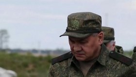 Ruský ministr obrany Sergej Šojgu navštívil ruské jednotky na Ukrajině (26. 6. 2022).