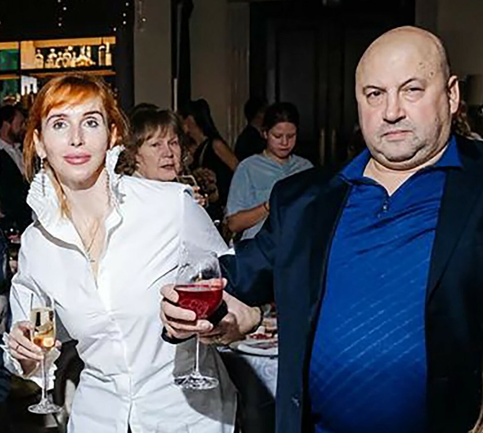 Velitel ruských vojsk na Ukrajině Sergej Surovikin se svou manželkou Annou.