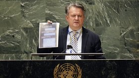 Velvyslanec za Ukrajinu při OSN Serhij Kyslycja na Valném shromáždění přečetl zprávy padlého ruského vojáka, který psal své matce, že nevěděl, že jede do války.