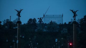 Vaše vláda končí 15. dubna. Pražský hrad přepadla „noční hlídka“ Hry o trůny