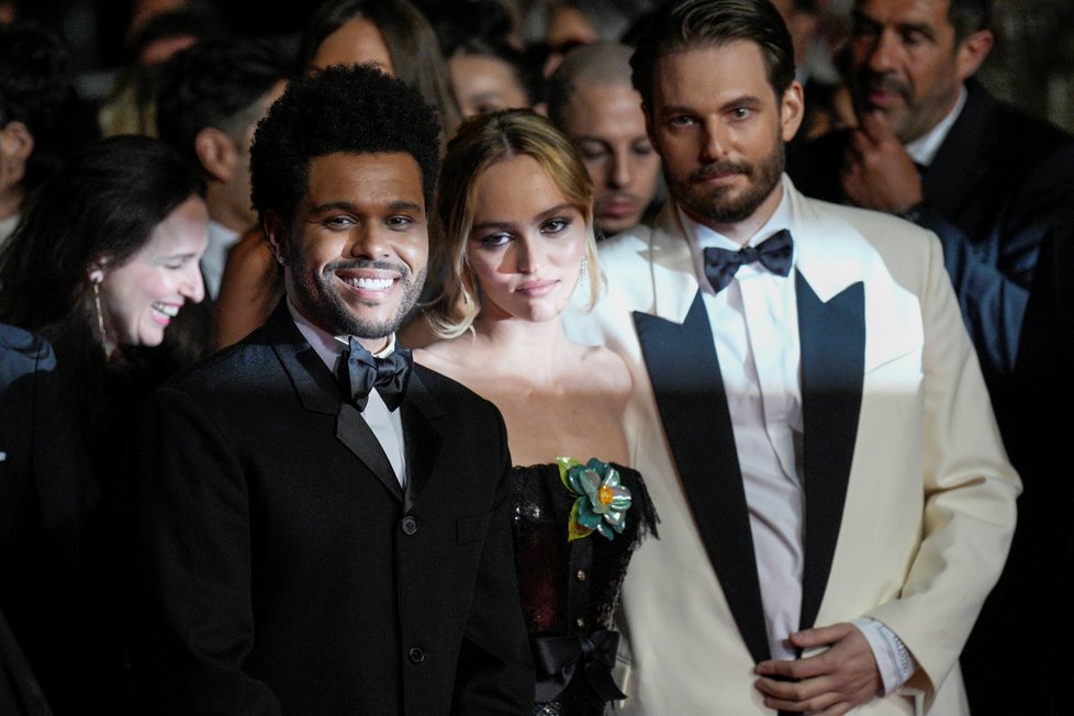 Světová premiéra prvních dvou epizod seriálu The Idol v canneském Palais des Festivals: Abel &#34;The Weeknd&#34; Tesfaye, Lily-Rose Depp a Sam Levinson